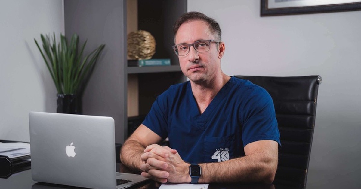 Dr. Gustavo Ribeiro Mauro, cirurgião plástico